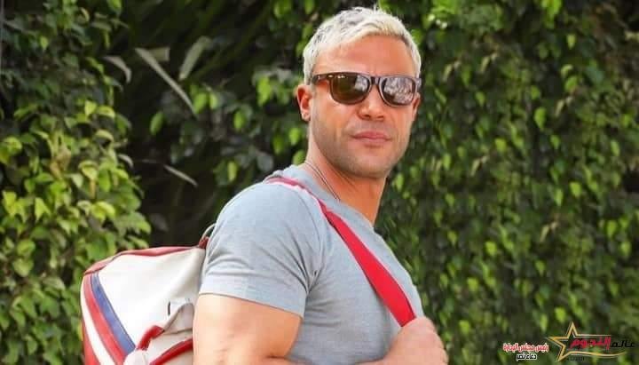 محمد إمام يطرح بوسترات فيلم «عمهم» ويعلن موعد عرض الإعلان الرسمي