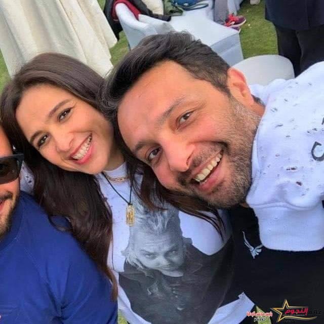 ياسمين عبد العزيز تهاجم شقيقها "اتوكس ياللي بعت أختك بعربية"