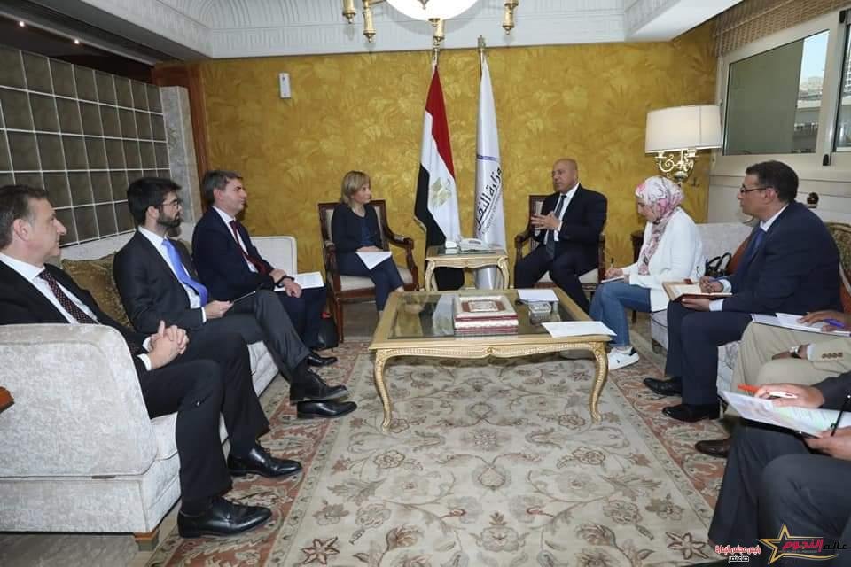 وزير النقل يبحث مع نائب رئيس بنك الاستثمار الاوروبي الموقف التنفيذي لعدد من المشروعات الجاري تنفيذها