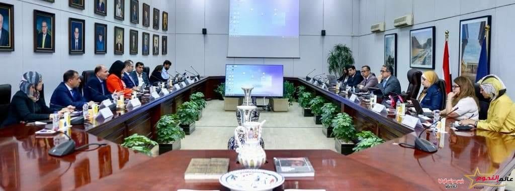 وزير السياحة يواصل اجتماعاته الدورية لمتابعة الاستعدادات والتجهيزات السياحية لاستضافة مصر لمؤتمرCOP27