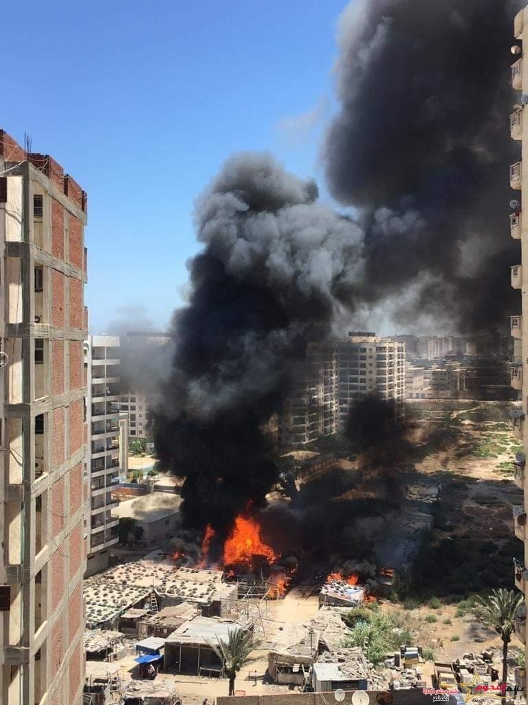 عاجل... حريق هائل بسوق الحرمين بمنطقة المندرة بـ الإسكندرية