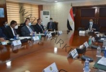 شعراوي يتابع مع أعضاء لجنة أسترداد أراضي الدولة موقف التقنين بحضور بعض المحافظين