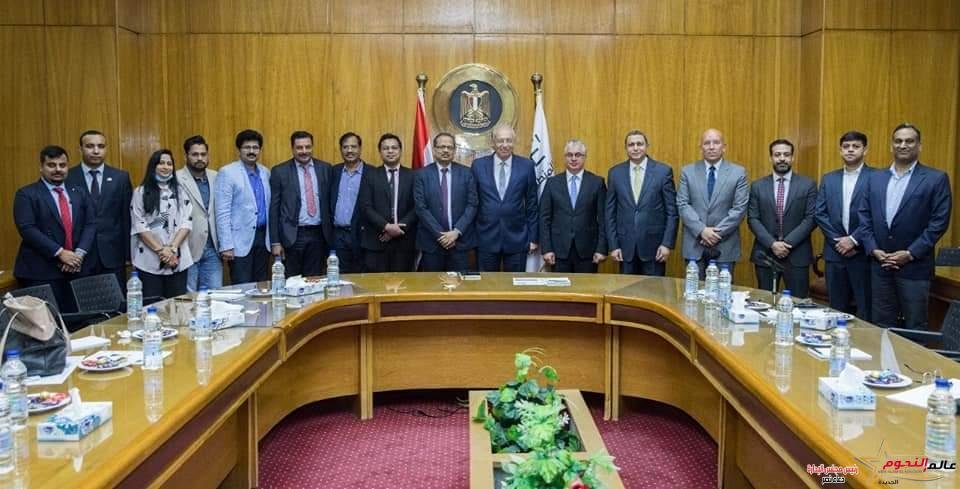 رئيس اقتصادية قناة السويس يبحث مجالات التعاون مع اتحاد الغرف الهندية