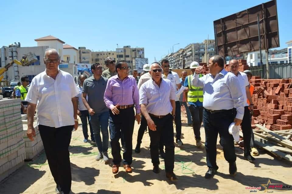 محافظ بورسعيد يتفقد الاستعدادات النهائية لافتتاح مول الملابس المستعملة الجديد بحي العرب