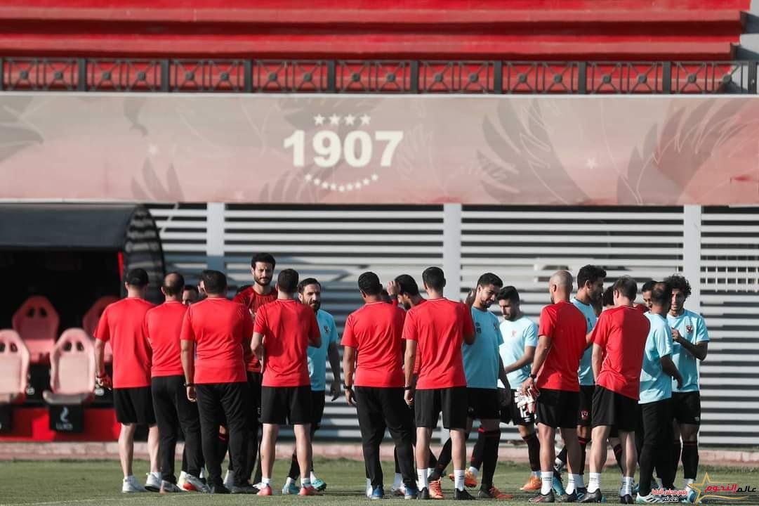 الأهلي يختتم تدريباته بـ ملعب " التتش" إستعداداً لمواجهة المقاولون العرب بالدوري الممتاز 1 الأهلي يختتم تدريباته بـ ملعب " التتش" إستعداداً لمواجهة المقاولون العرب بالدوري الممتاز