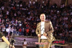 جمهور "مهرجان جرش" يتوج الفنان عيسى السقار سفيراً للأغنية الأردنية