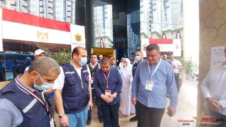 رئيس بعثة الحج المصرية يتفقد مقر بعثة حج الجمعيات الأهلية