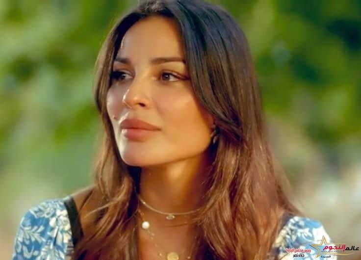 نادين نسيب نجيم تحمس الجمهور بصورة جديدة من "صالون زهرة 2".. تذكروا معنا أهم مشاهدها بالموسم الأول