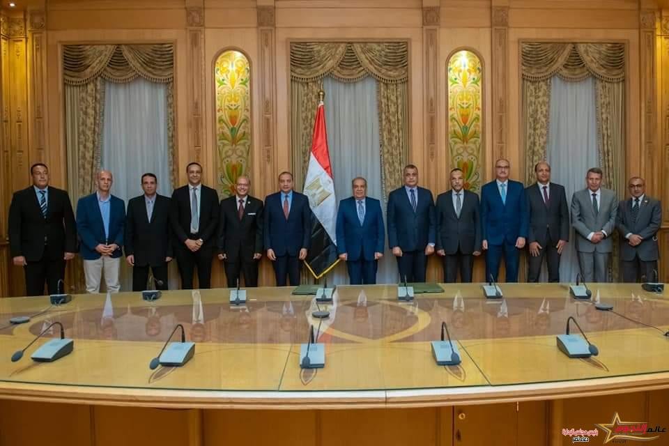 "وزير الدولة للإنتاج الحربى" يشهد توقيع بروتوكول تعاون بين " قطاع التدريب " و " جامعة بنى سويف "