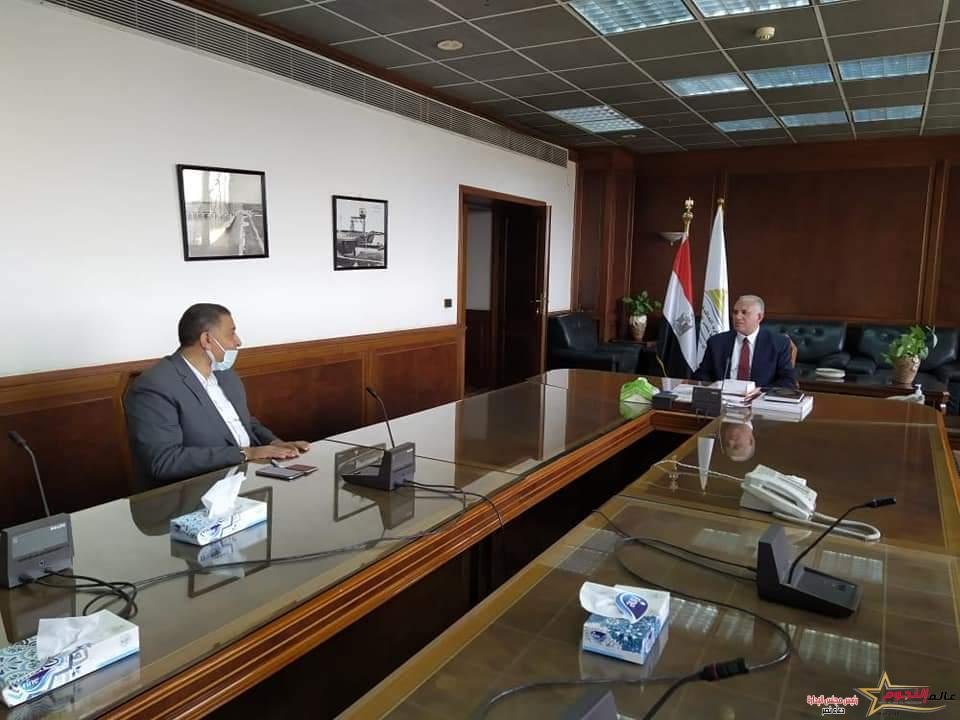 عبد العاطى: الإعداد لتنفيذ حملة نظافة كبرى من المخلفات بطول مجرى نهر النيل