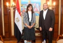 وزيرة الهجرة تستقبل العالم المصري محمد ثروت أحد اهم علماء علوم الأتّوثانية في العالم