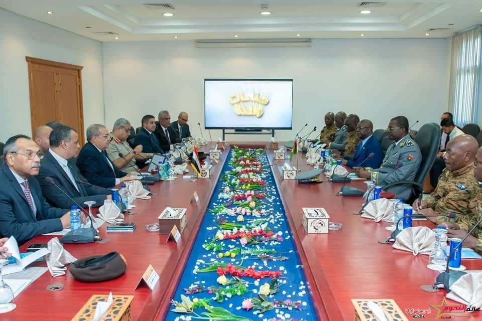 وزير الإنتاج الحربي ووزير الدفاع ببوركينا فاسو يتفقدان مصنع أبو زعبل للصناعات المتخصصة