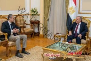 مرسي يلتقي السفير هاني صلاح المرشح سفير مصر بالسودان لبحث سبل تعزيز محاور التعاون الثنائى بين الجانبين