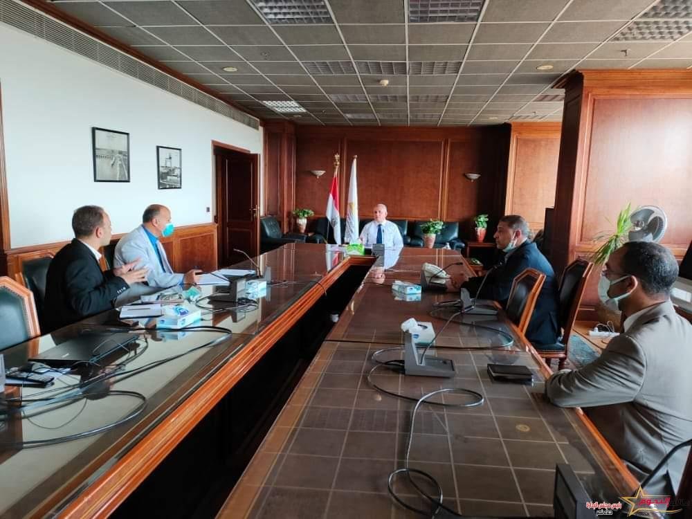 د. عبد العاطى يتابع إجراءات الإعداد لتنفيذ حملة نظافة كبرى من المخلفات بطول مجرى نهر النيل
