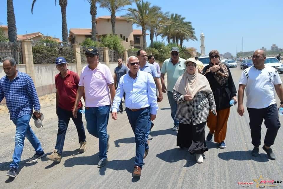 محافظ بورسعيد يتفقد أعمال تطوير شارع ٢٣ يوليو بداية من الجبانات حتي الاستاد