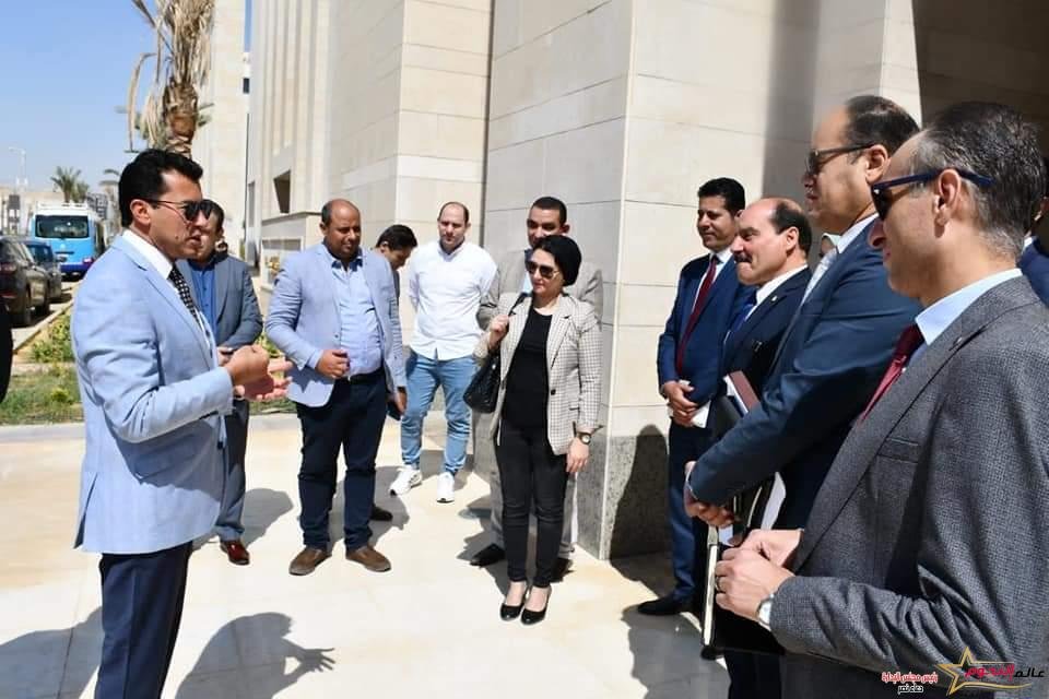 وزير الرياضة يباشر مهام عمله من مقر الوزارة بالحى الحكومى بالعاصمة الإدارية