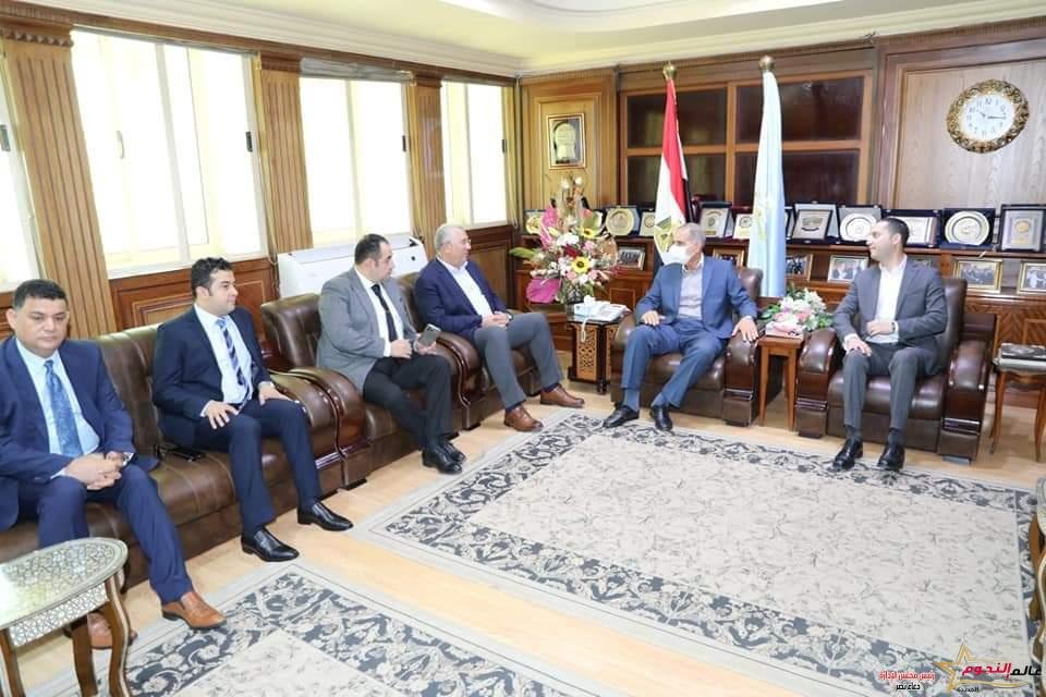 وزير الزراعة يلتقى محافظ كفر الشيخ لبحث سبل تحقيق التنمية الزراعية بالمحافظة 1 وزير الزراعة يلتقى محافظ كفر الشيخ لبحث سبل تحقيق التنمية الزراعية بالمحافظة