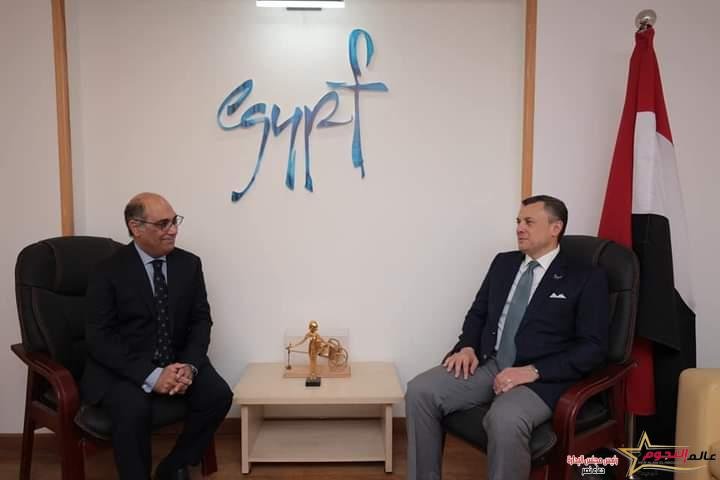 عيسي يجتمع مع الرئيس التنفيذي للهيئة المصرية العامة للتنشيط السياحي لمناقشة الخطط والاستراتيجيات الترويجية