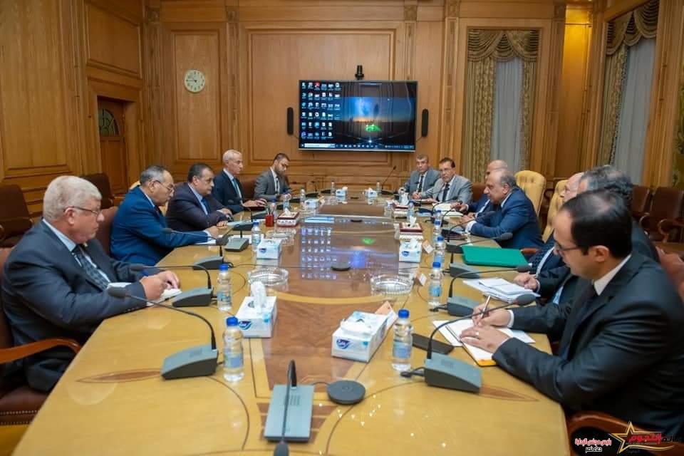 وزيرا "الإنتاج الحربي" و"قطاع الأعمال العام" ورئيس "الهيئة العربية للتصنيع" يبحثون سبل تعزيز التعاون المشترك