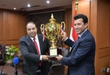 وزير الرياضة يكرّم منتخب مصر لتنس الطاولة