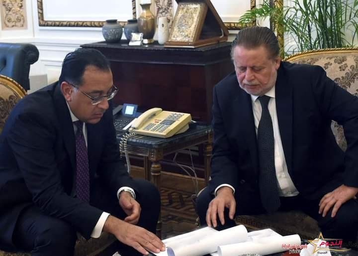 مدبولي يلتقي محافظ البنك المركزي لاستعراض عدد من الملفات الاقتصادية