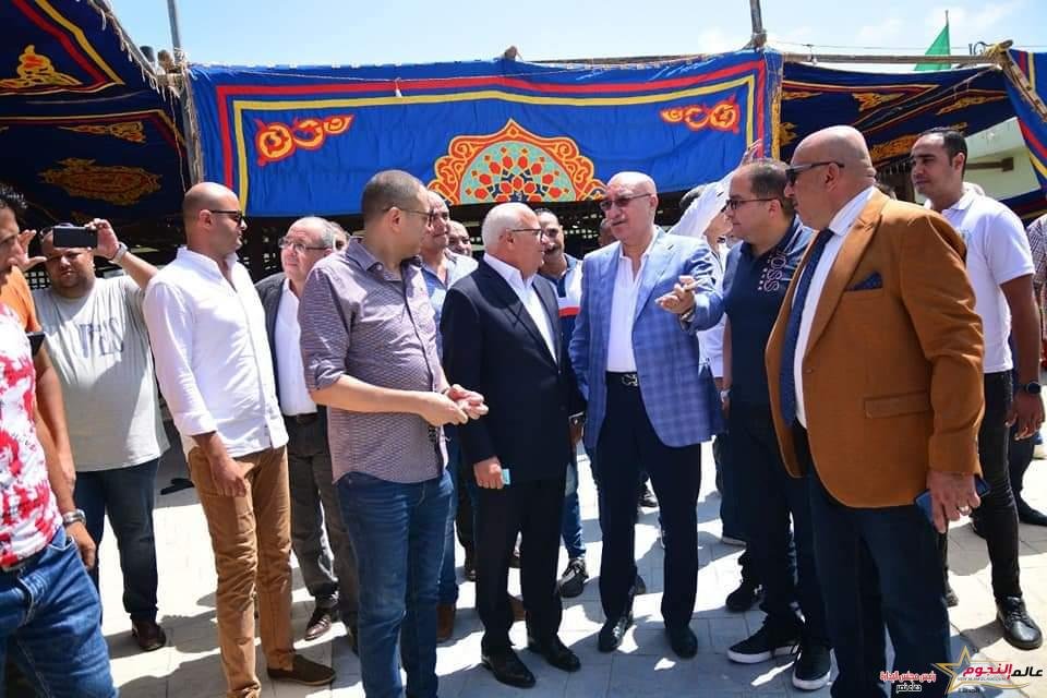 محافظ بورسعيد يدلي بصوته في انتخابات النادي المصري