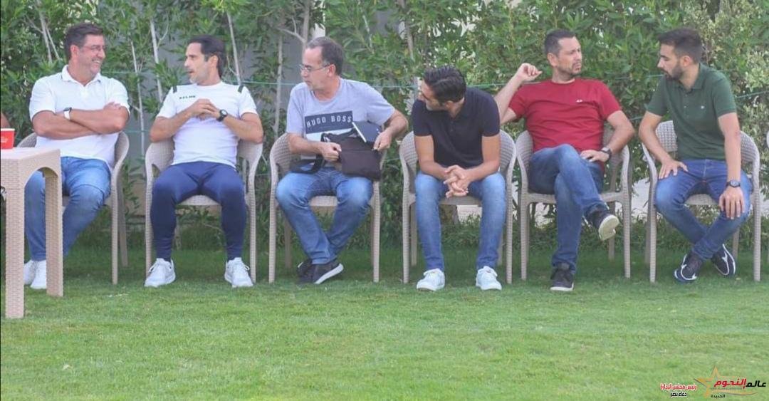 فيتوريا يجتمع بالجهاز الفني لنادي فاركو