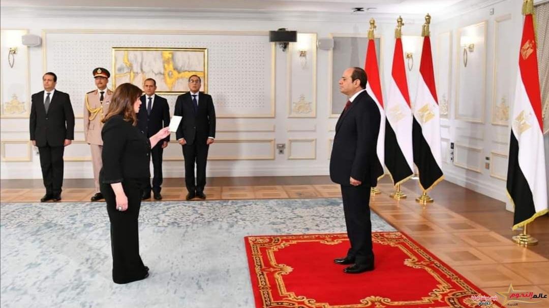 السفيرة سها جندي وزيرة الهجرة الجديدة تؤدي اليمين الدستورية أمام السيد الرئيس