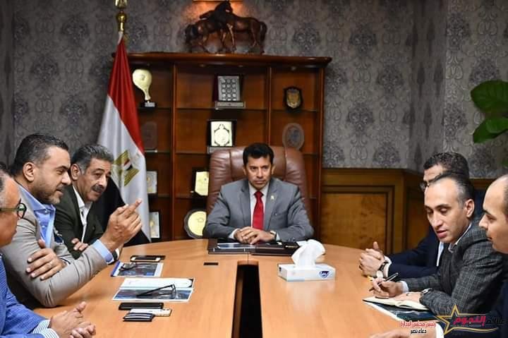 وزير الرياضة يناقش مع اتحاد السلة استعدادات استضافة بطولة إفريقيا 3x3 