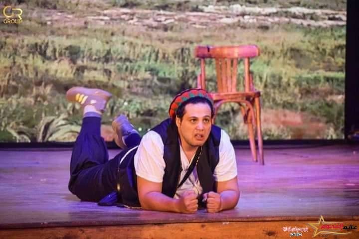 محمد زين يشارك بصورة من مسرحية "توأم موانا"