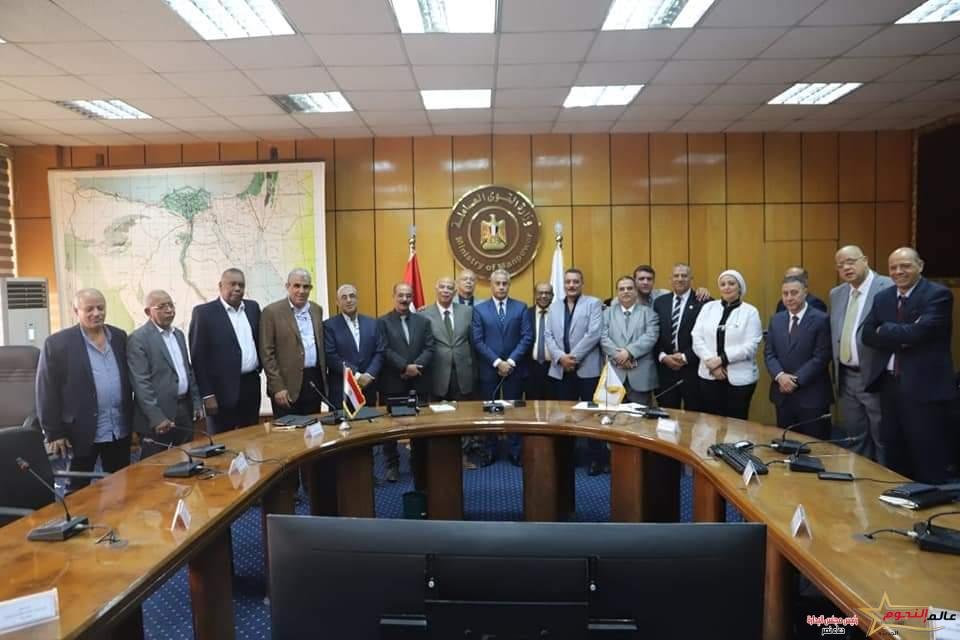 وزير القوى العاملة خلال استقبال وفد "عمال مصر ":التنسيق للمشاركة في مؤتمر العمل العربي