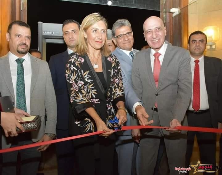 وزيرة الثقافة تفتتح الدورة 43 من المعرض العام 1 وزيرة الثقافة تفتتح الدورة 43 من المعرض العام