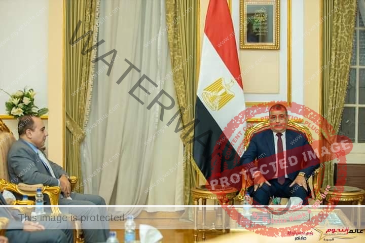 مصطفي يستقبل "سفير مصر بجمهورية كينيا"