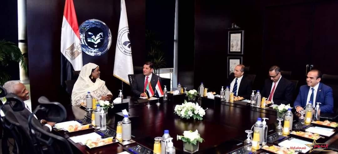 عبد الوهاب يبحث مع وزيرة الاستثمار والتعاون الدولي السودانية أوجه التعاون المشترك