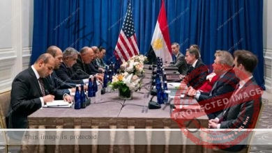 وزير الخارجية يلتقي مع وزير الخارجية الأمريكي بلينكن حيث تناول اللقاء مختلف جوانب العلاقات الثنائية