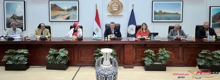 وزير السياحة والآثار يلتقي بأعضاء مجلس إدارة الاتحاد المصري للغرف السياحية 1 وزير السياحة والآثار يلتقي بأعضاء مجلس إدارة الاتحاد المصري للغرف السياحية