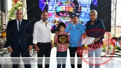 صبحي يُكرم الطفل زين الحمصاني لحصوله علي المركز التاسع في أقوى بطولة دولية للكارتينج