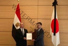 وزير النقل يسلم رسالة من السيد رئيس الجمهورية إلى رئيس الوزراء الياباني