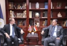 عيسي يستقبل سفير المملكة المتحدة بالقاهرة لبحث تعزيز سبل التعاون بين البلدين في مجال السياحة والآثار