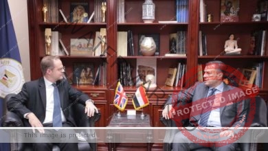 عيسي يستقبل سفير المملكة المتحدة بالقاهرة لبحث تعزيز سبل التعاون بين البلدين في مجال السياحة والآثار