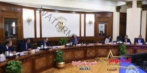 رئيس الوزراء يلتقي رؤساء الغرف الصناعية بهدف إعداد استراتيجية واضحة للصناعة المصرية