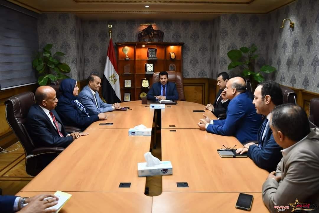 وزير الرياضة يكرم القائد محمد مصطفى والقائدة منى أمين لفوزهم بمناصب في المركز الكشفي العربي