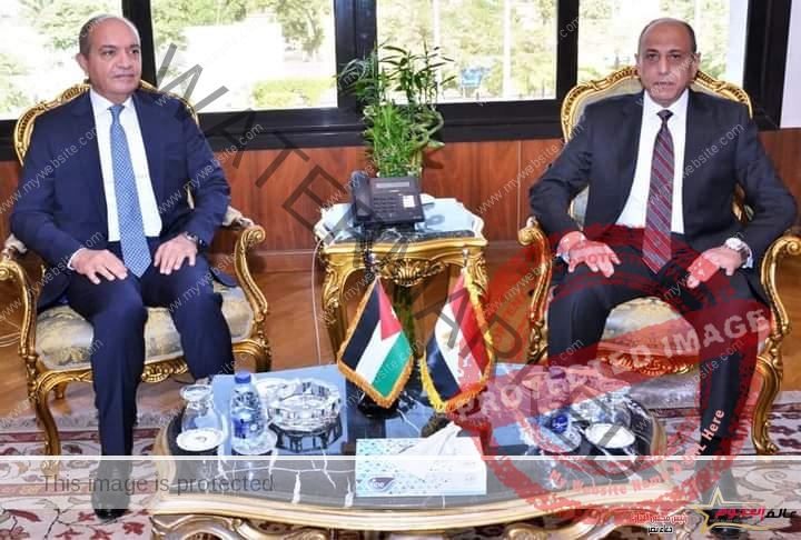 وزير الطيران يبحث مع السفير الأردنى بالقاهرة تعزيز التعاون فى مجال النقل الجوى