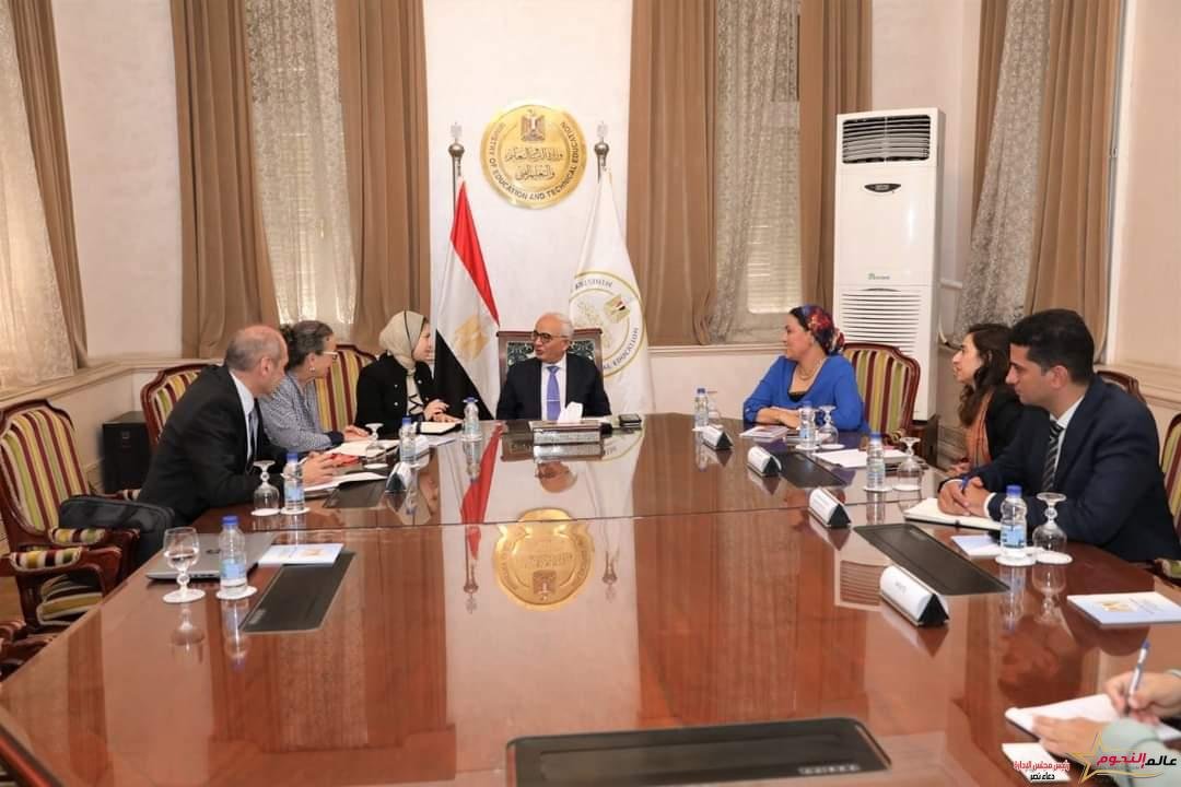 وزير التربية والتعليم والتعليم الفني يبحث سبل التعاون مع وفد اليونسكو