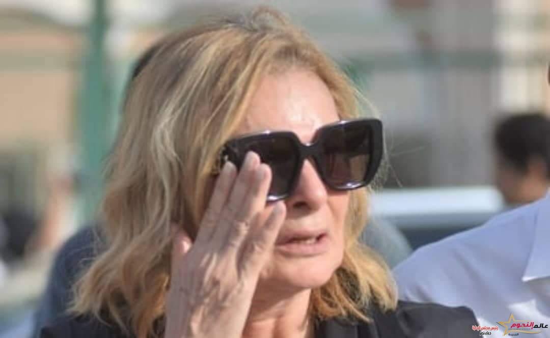 أشرف زكي يكشف تفاصيل الحالة النفسية ليسرا بعد وفاة هشام سليم