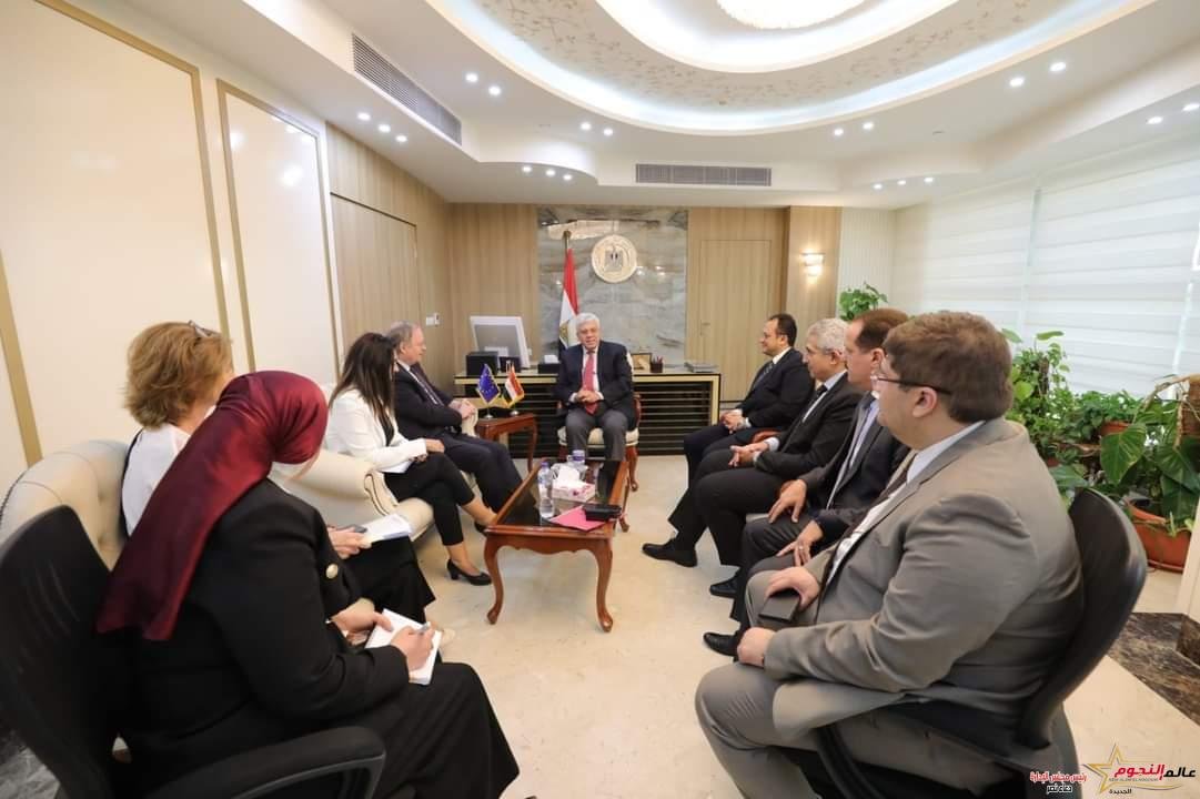 وزير التعليم العالي يبحث مع سفير الاتحاد الأوروبي بالقاهرة تعزيز التعاون المشترك