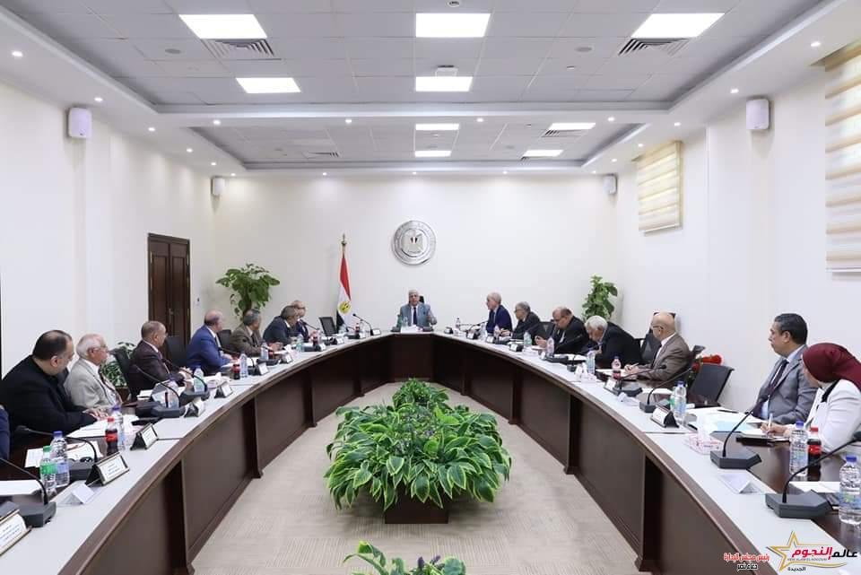 وزير التعليم العالي يرأس اجتماع مجلس شئون المعاهد العالية الخاصة