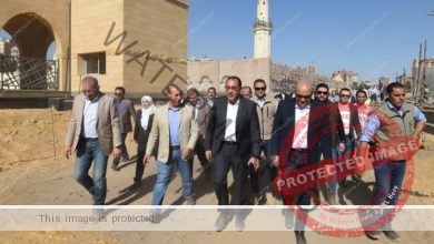 رئيس الوزراء يتفقد أعمال تطوير ساحة جامع عمرو بن العاص ضمن مشروع تطوير حديقة تلال الفسطاط