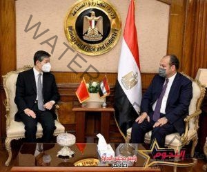 وزير التجارة والصناعة يبحث مع سفير الصين بالقاهرة سبل تعزيز التعاون الاقتصادي بين البلدين