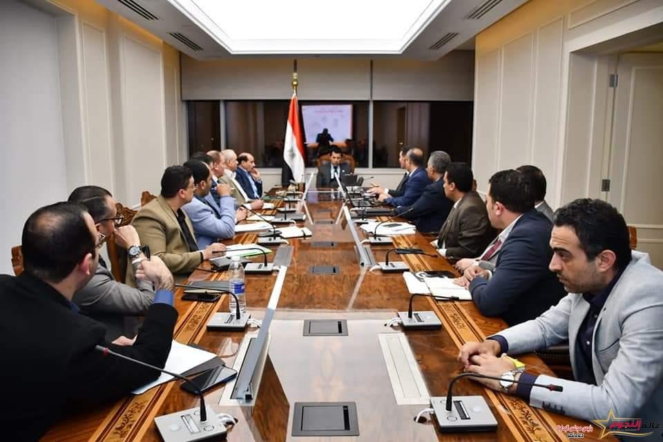 د. أشرف صبحي يناقش زيادة الموارد ودعم المواهب والأبطال الأولمبيين بصندوق الرياضة المصري